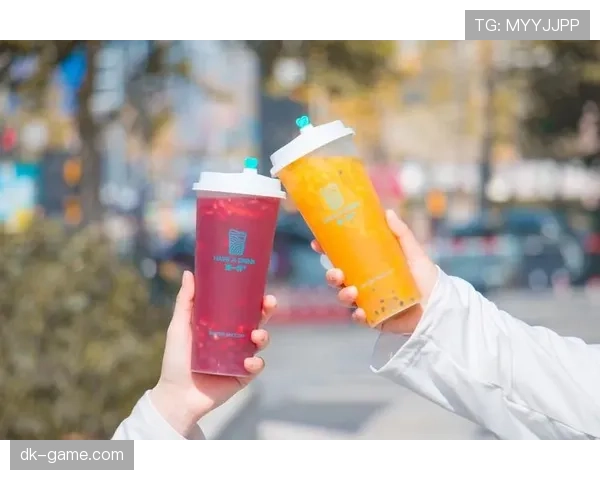 卢玉菲这生活节奏也太反差了吧，赛场上疯跑下赛后一杯奶茶坐到底都不像一个人